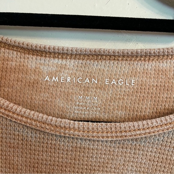 American Eagle Waffle Crop NYC New York City Tan Stretch Baby Tee Size M - Picture 3 of 12